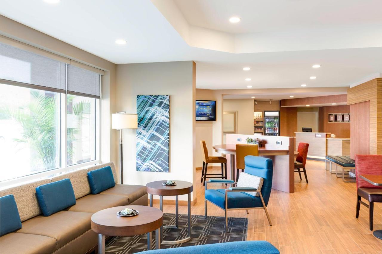 Towneplace Suites By Marriott Grand Rapids Airport Southeast Cascade Bagian luar foto