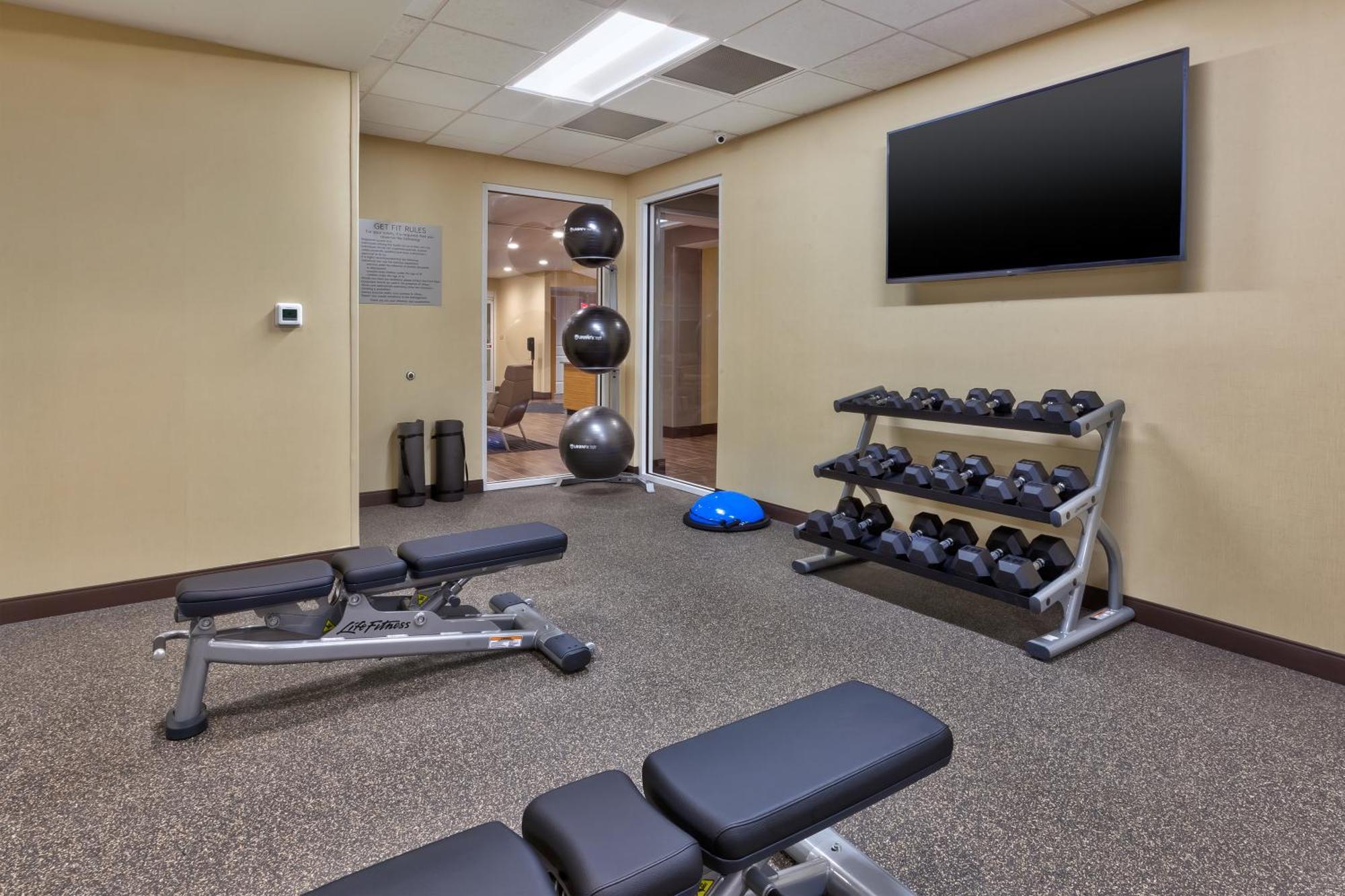 Towneplace Suites By Marriott Grand Rapids Airport Southeast Cascade Bagian luar foto