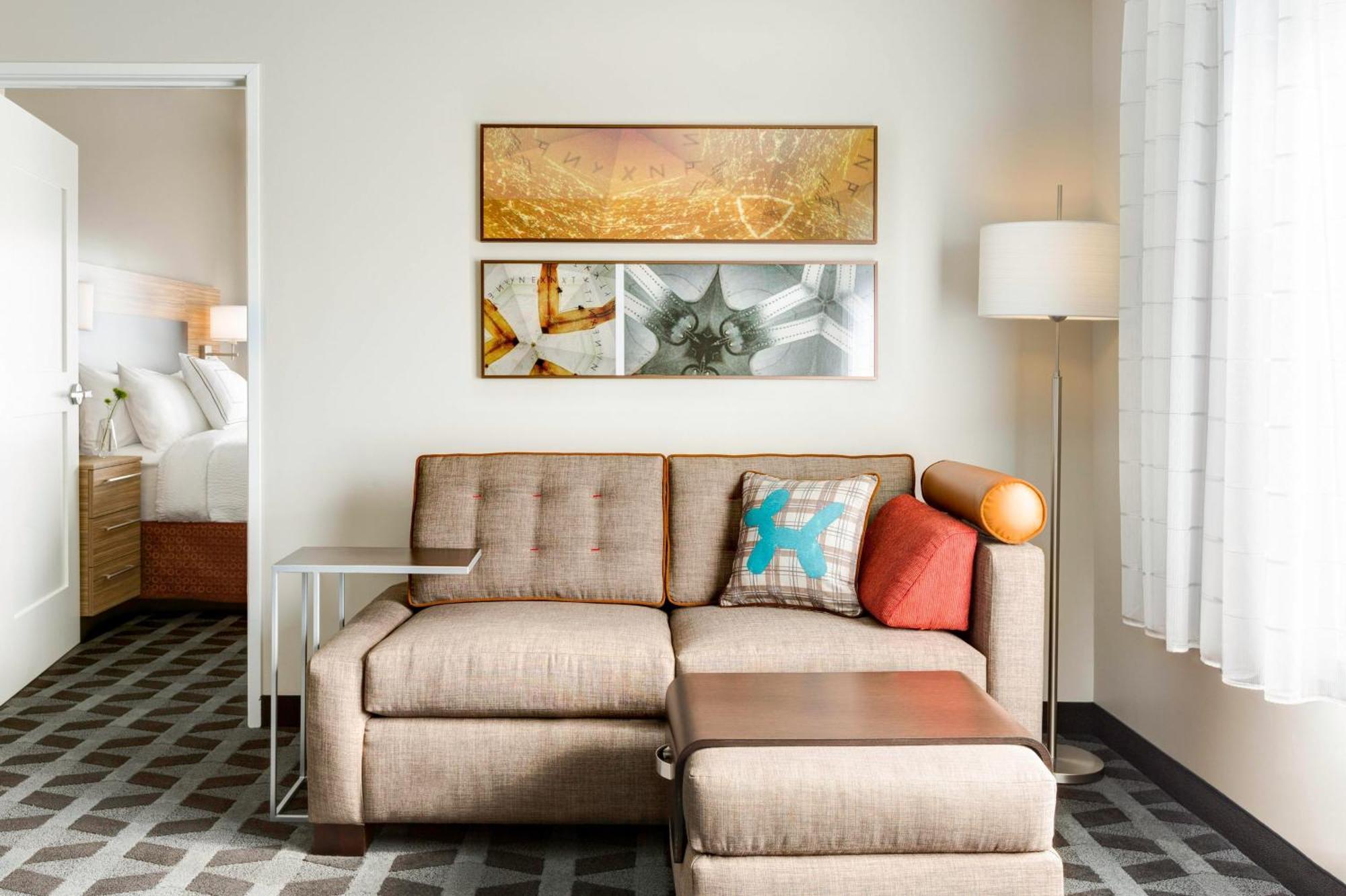 Towneplace Suites By Marriott Grand Rapids Airport Southeast Cascade Bagian luar foto