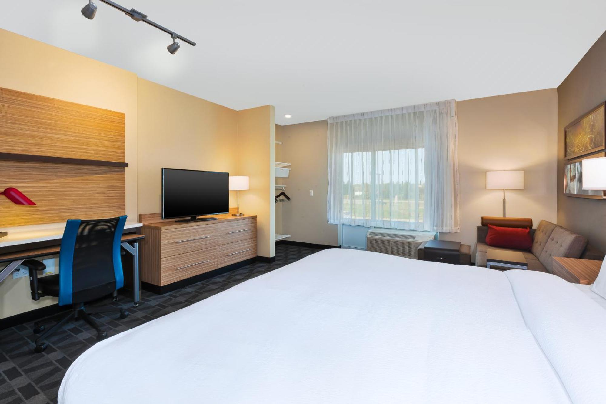 Towneplace Suites By Marriott Grand Rapids Airport Southeast Cascade Bagian luar foto