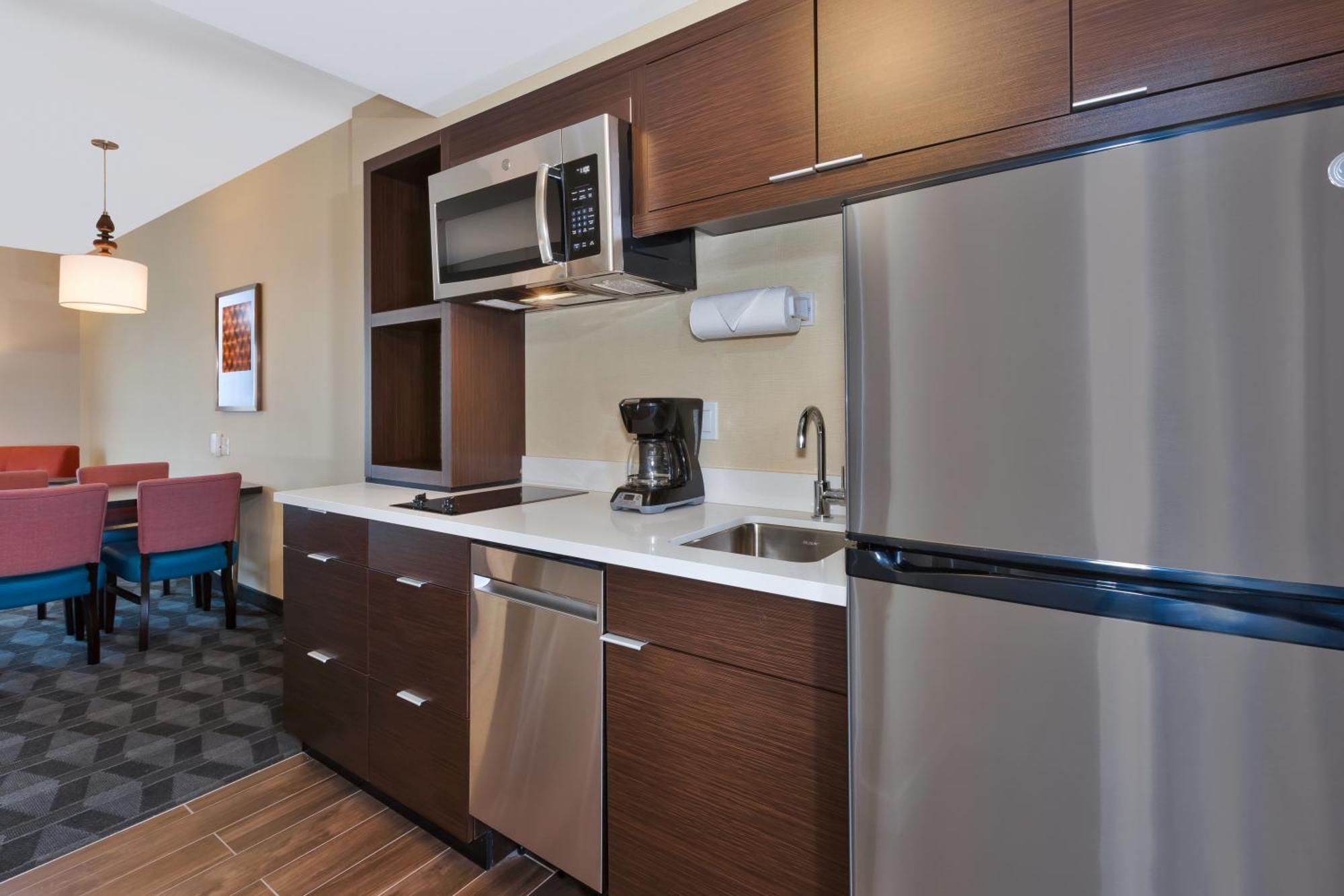 Towneplace Suites By Marriott Grand Rapids Airport Southeast Cascade Bagian luar foto