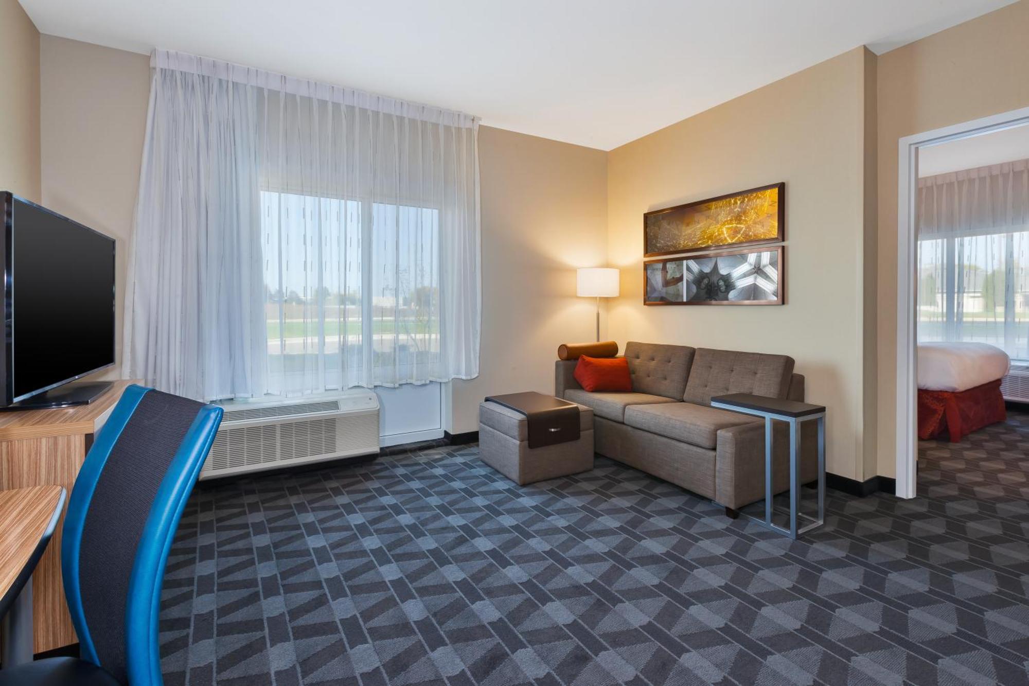 Towneplace Suites By Marriott Grand Rapids Airport Southeast Cascade Bagian luar foto